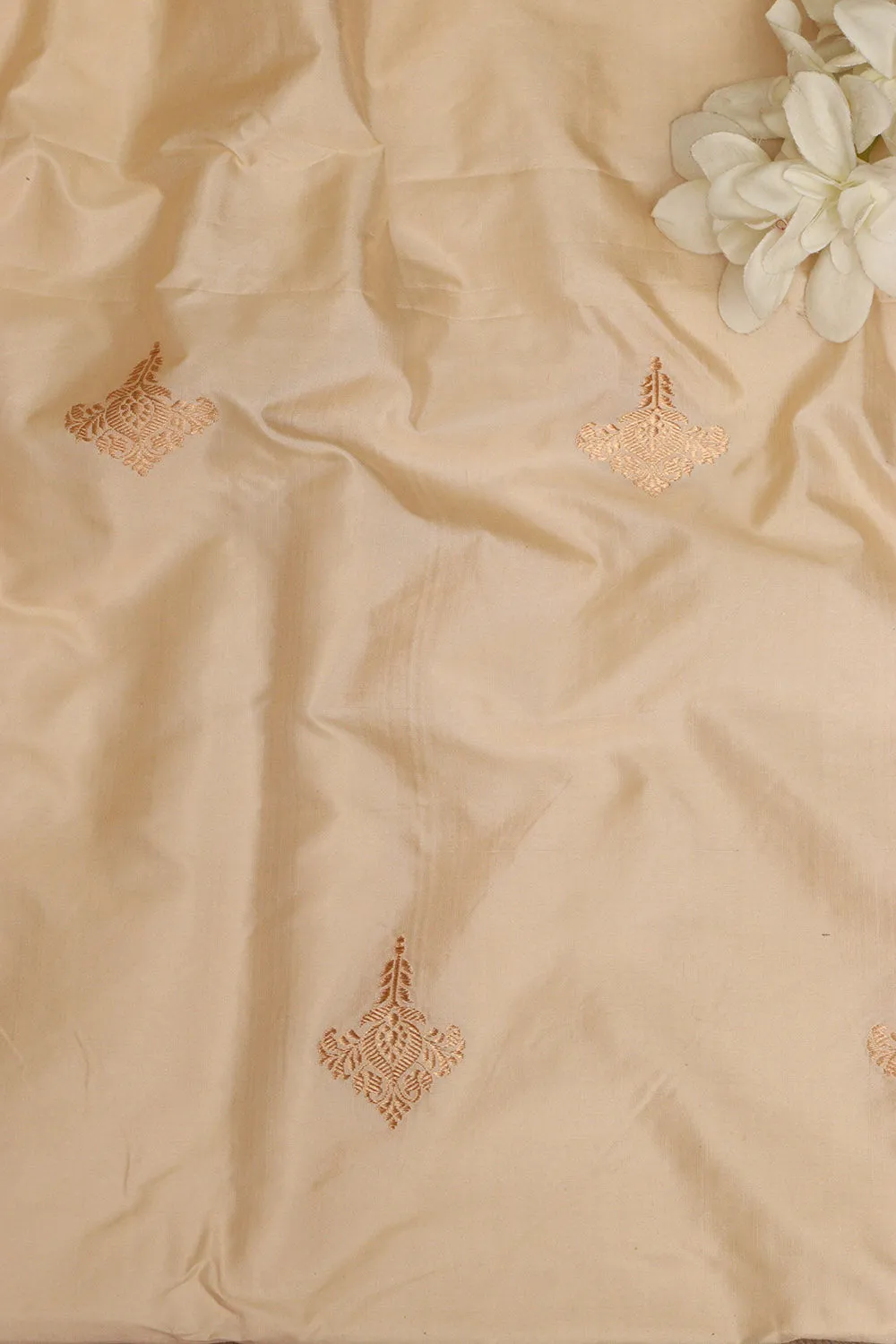 Exquisite Pastel Banarasi Handloom Katan Silk Fabric ( 1 Mtr  )