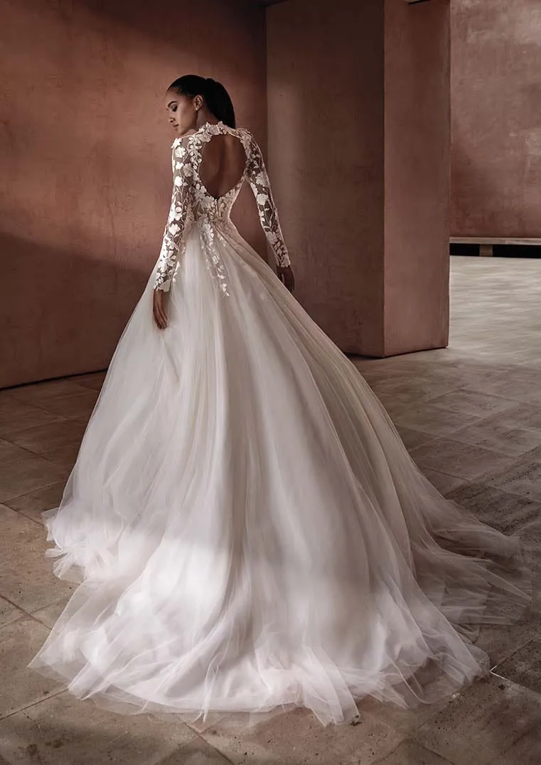 Pronovias: Hamptons