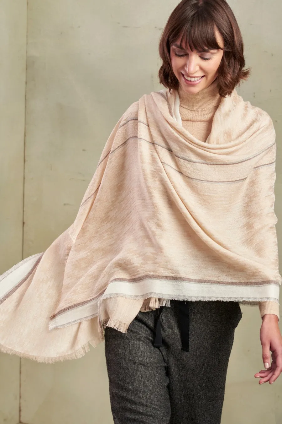 Roma - A Shawl Baby Alpaca Color Beige