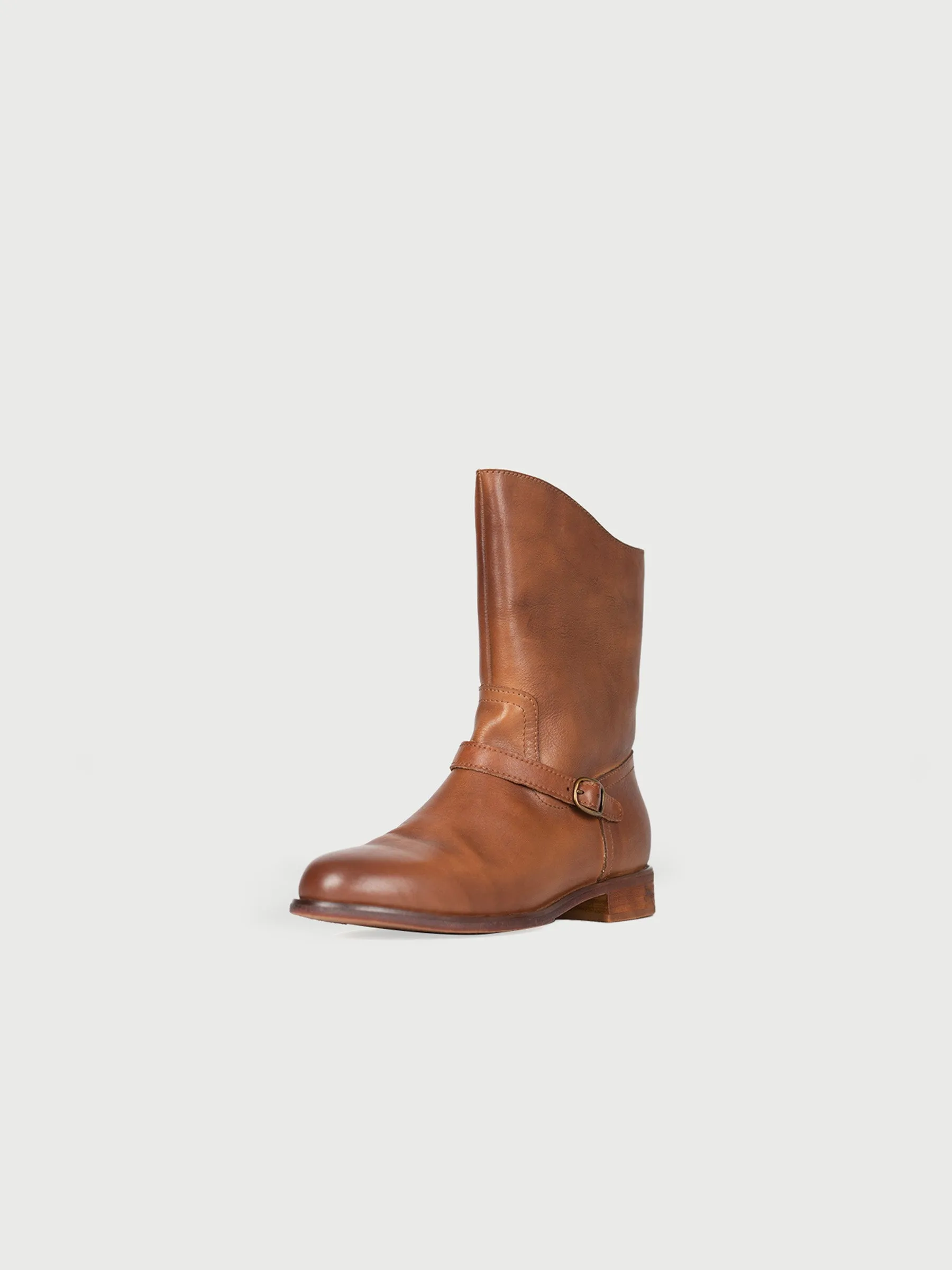 Round Toe Slant Cut Leather Boots