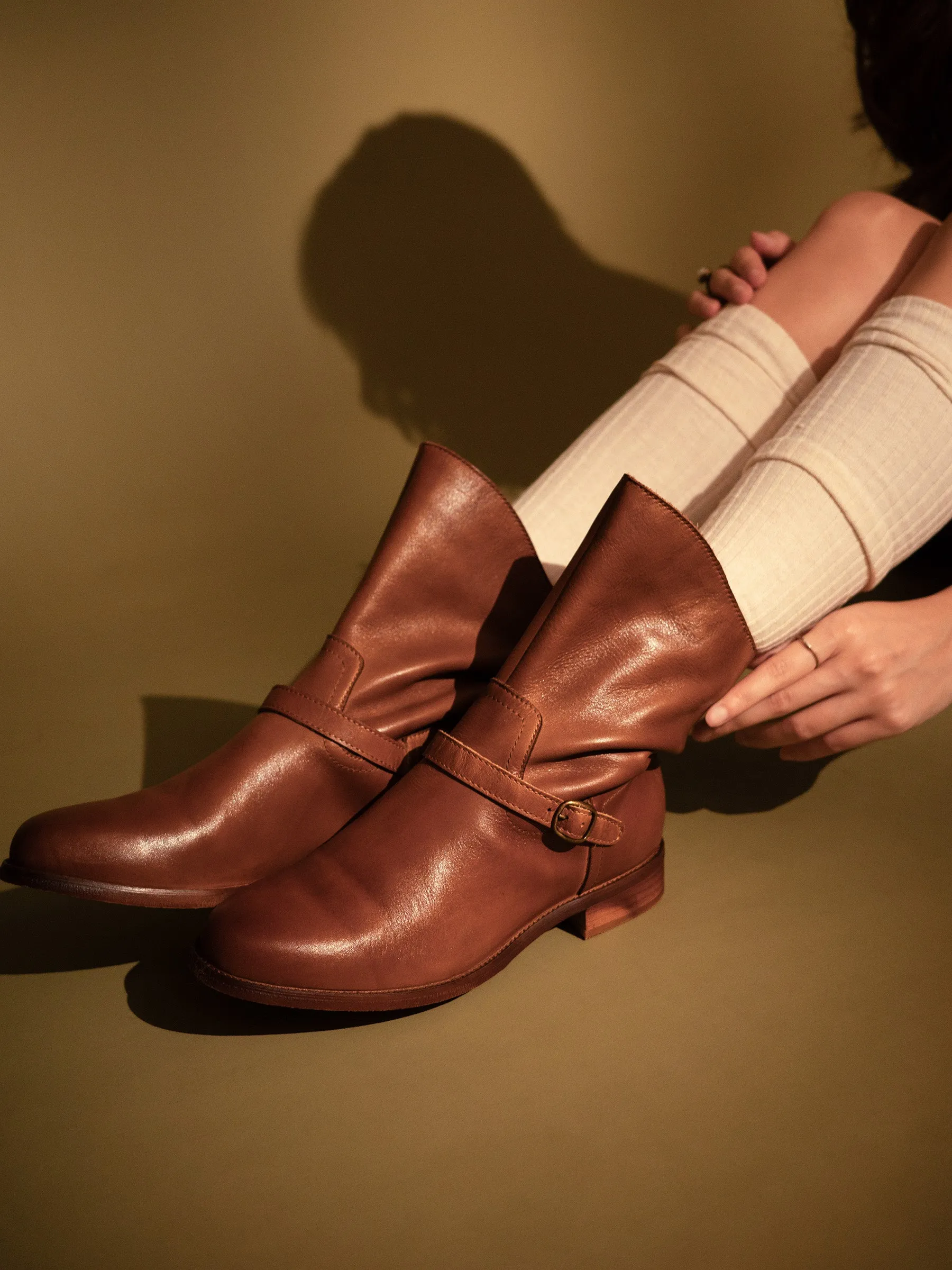 Round Toe Slant Cut Leather Boots